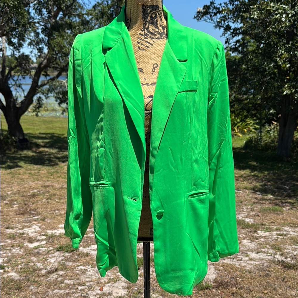 Ontwelfth Green Tailored Blazer with Notched Lapels Medium